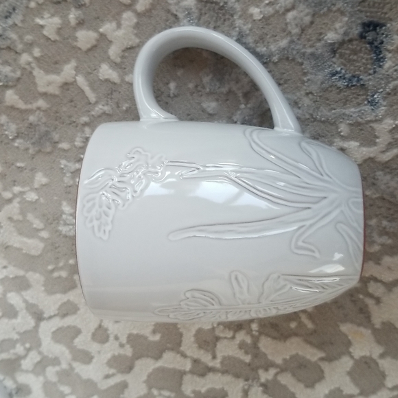 2 Pier 1 coffee \ tea mugs White with embossed design - Picture 6 of 7